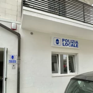 insegna polizia locale provincia bari