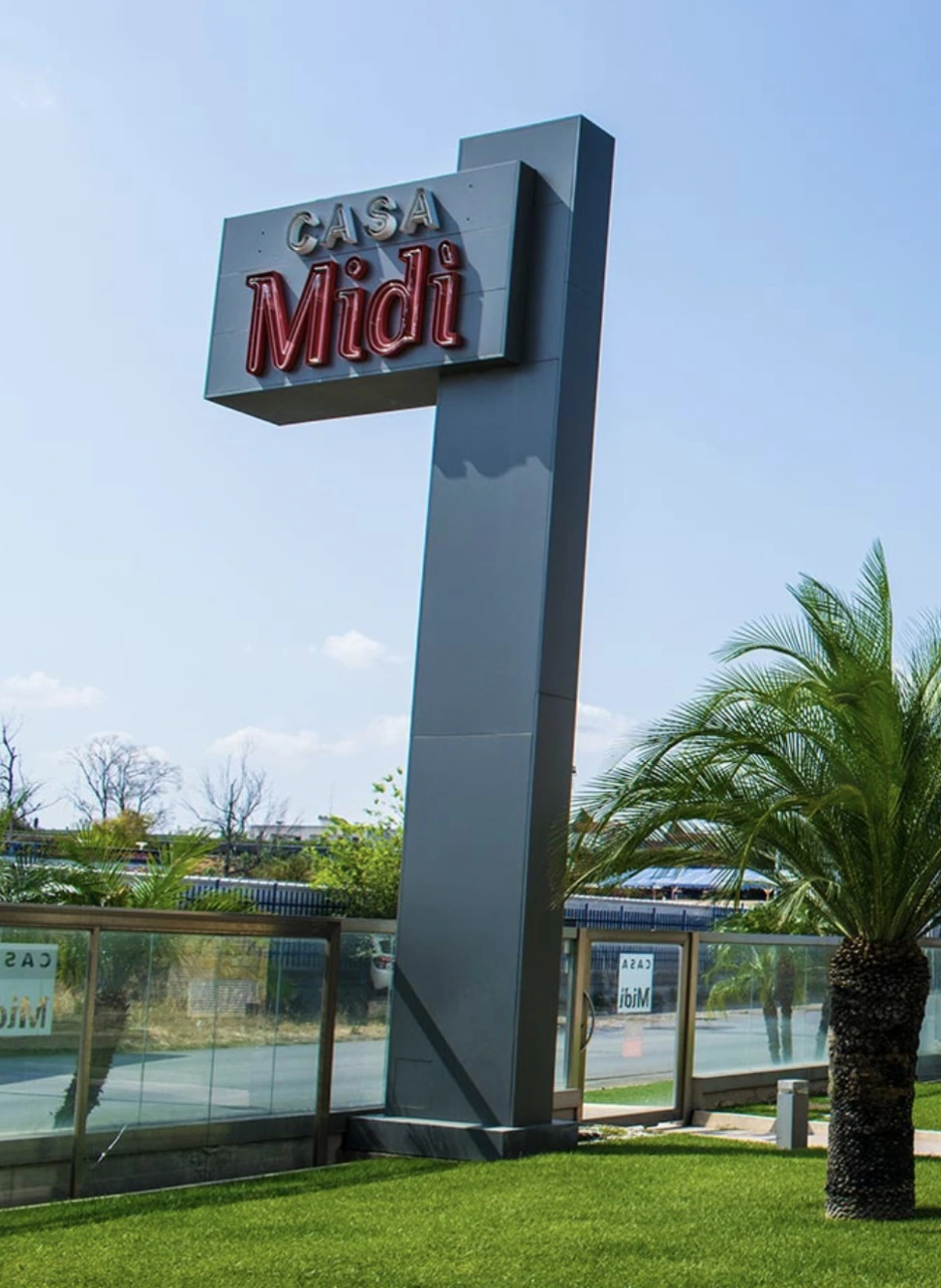 totem luminosi a bari